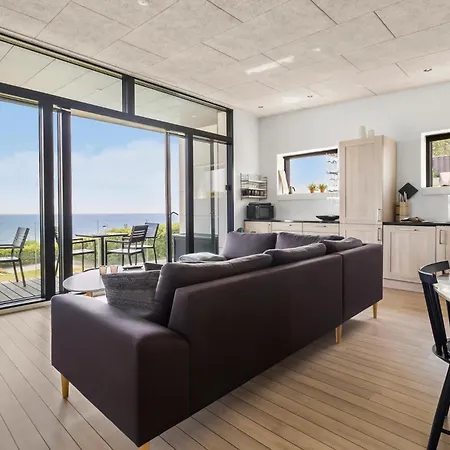 Dom wakacyjny Three-bedroom In