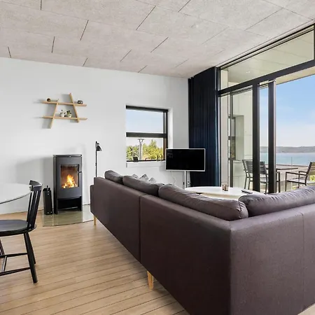 Three-bedroom In Dom wakacyjny *