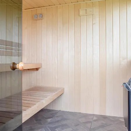 Σπίτι διακοπών Three-bedroom In *