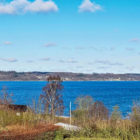 Dom wakacyjny Three-bedroom In