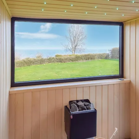 Dom wakacyjny Three-bedroom In *